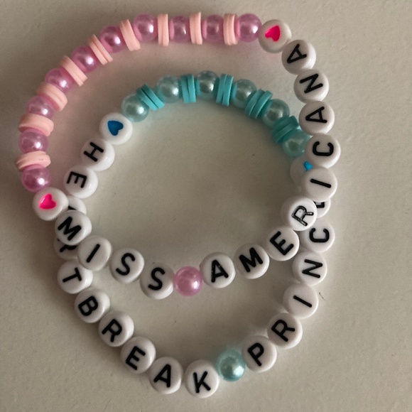 Taylor Swift Miss Americana & The Heartbreak Prince Friendship Bracelet Set - Picture 1 of 5